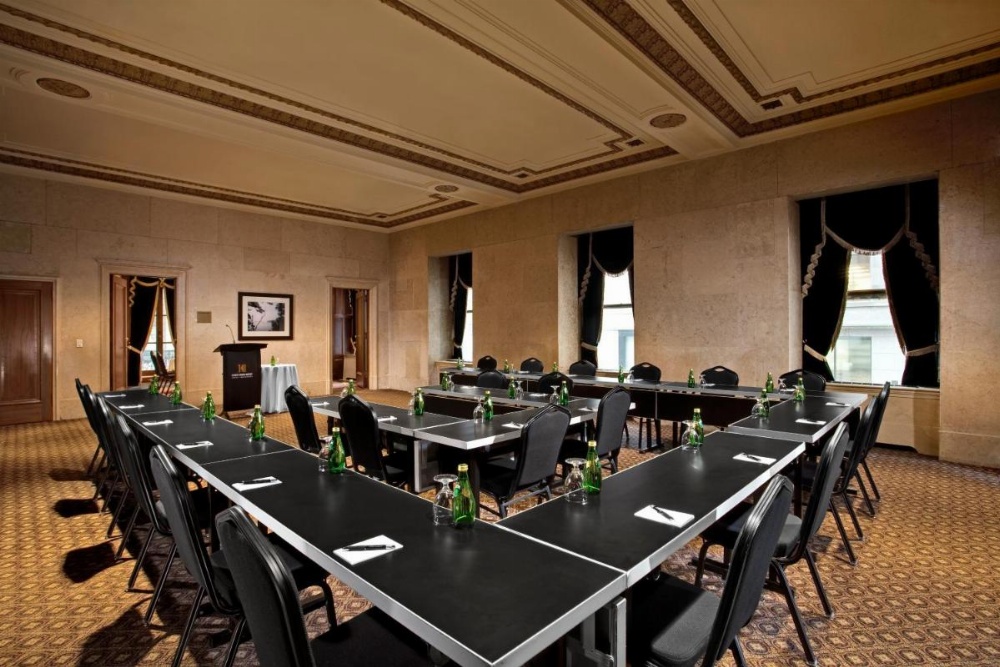 One King West Hotel And Residence Image 32